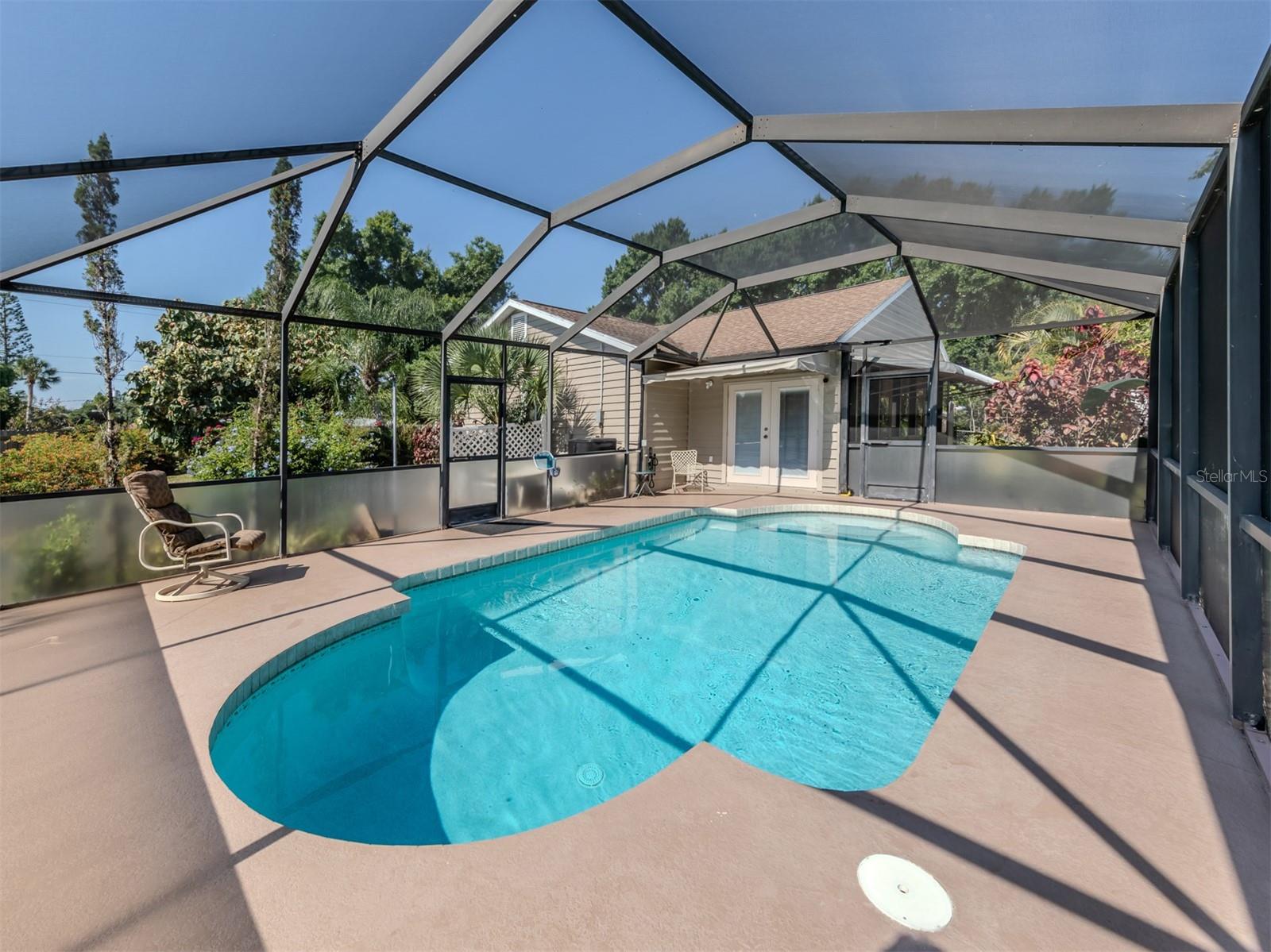 Image 18 of 26 For 601 Seminole Drive