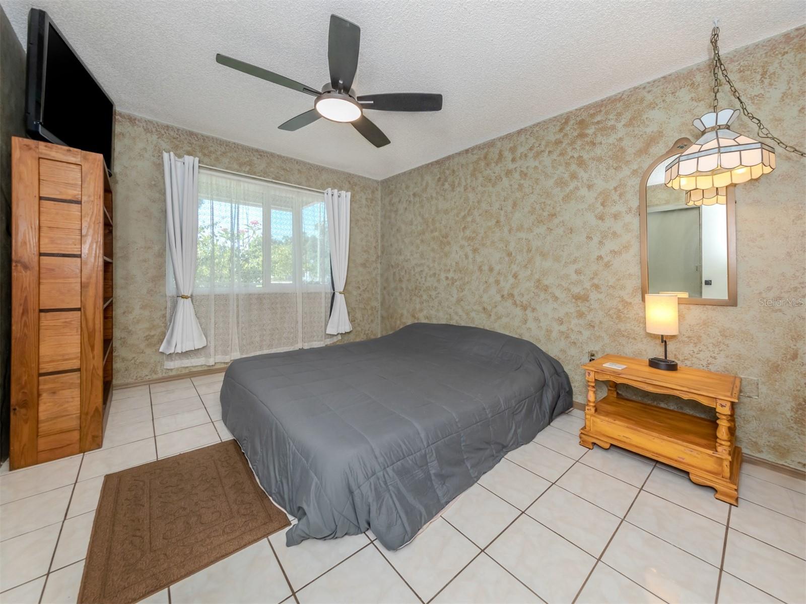 Image 7 of 26 For 601 Seminole Drive