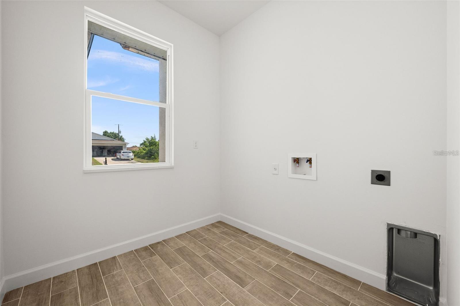 Image 17 of 18 For 18055 Dublin Avenue