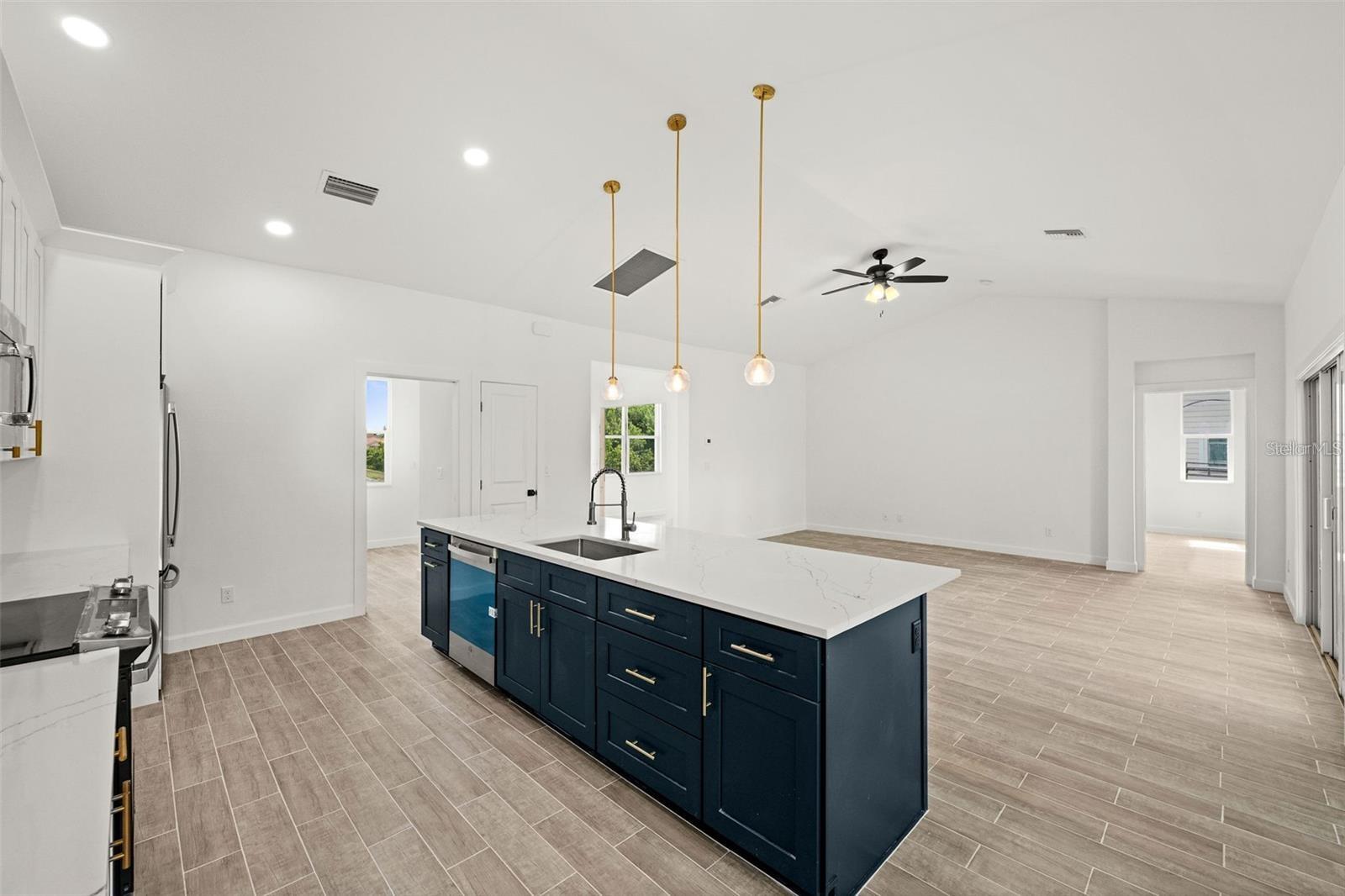 Image 4 of 18 For 18055 Dublin Avenue