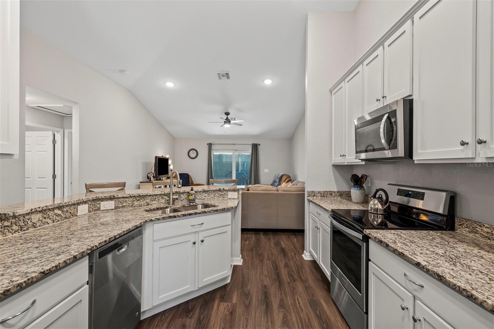 Image 7 of 31 For 2949 Jaylene Road