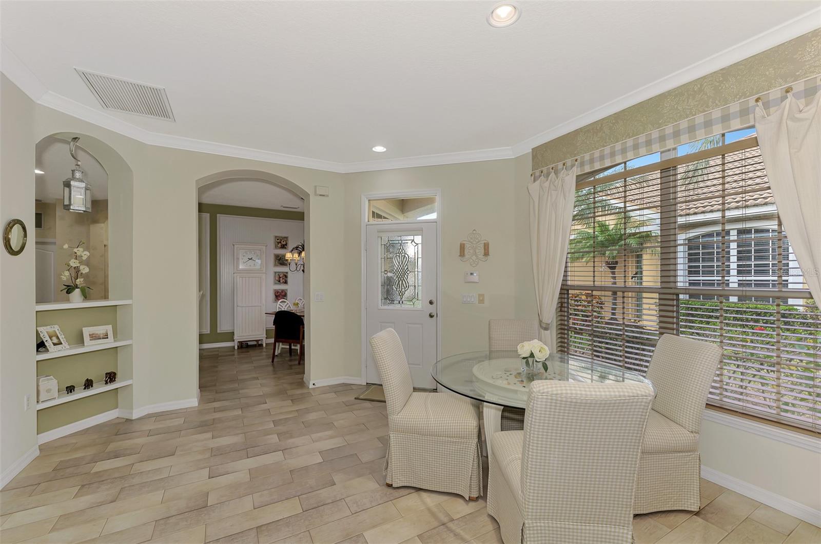 Image 10 of 51 For 4259 Whispering Oaks Drive