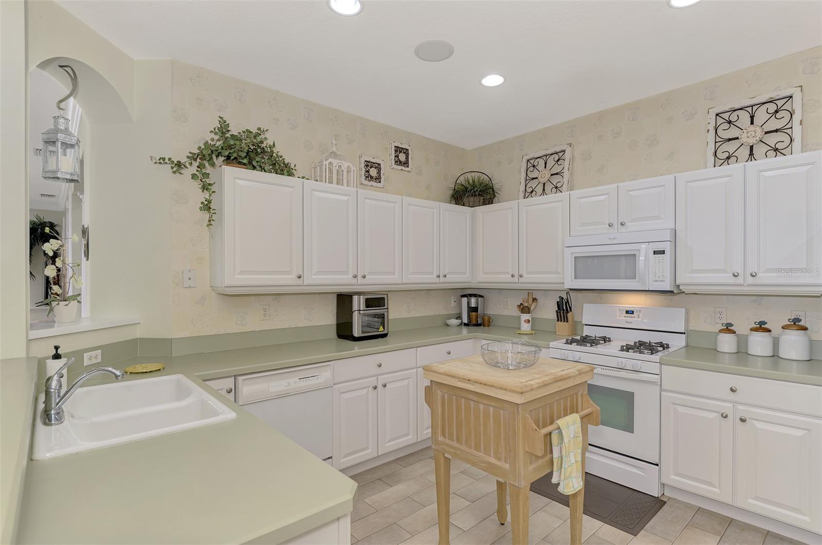 Image 21 of 51 For 4259 Whispering Oaks Drive