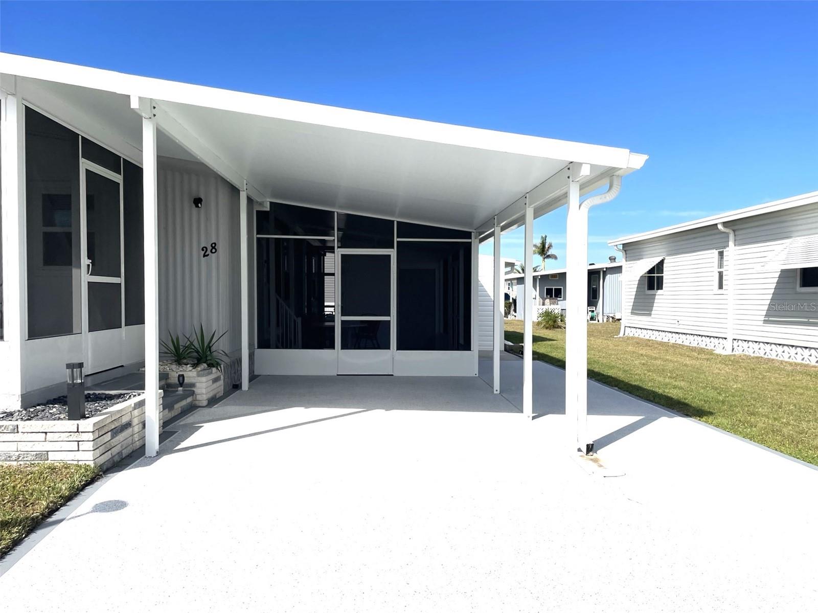 Image 4 of 62 For 28 Castaway Court