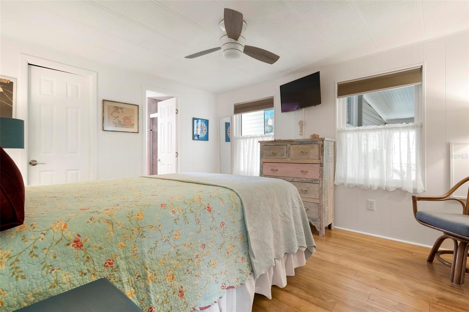 Image 18 of 41 For 5781 Sunflower Road