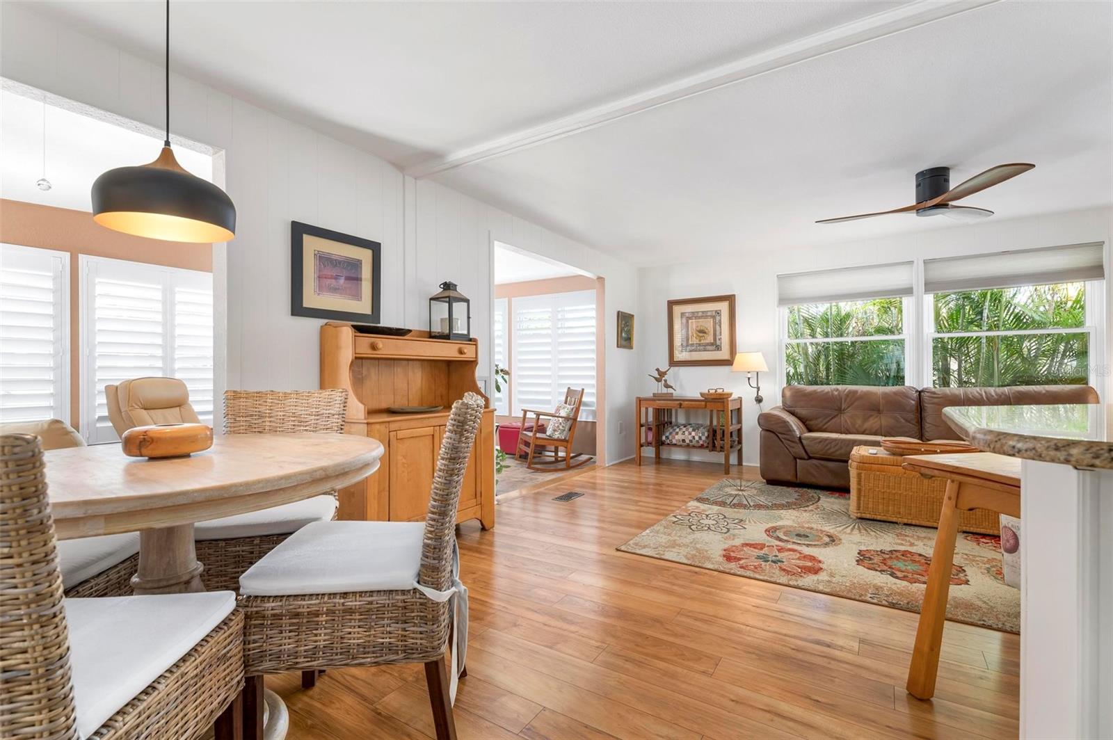 Image 4 of 41 For 5781 Sunflower Road