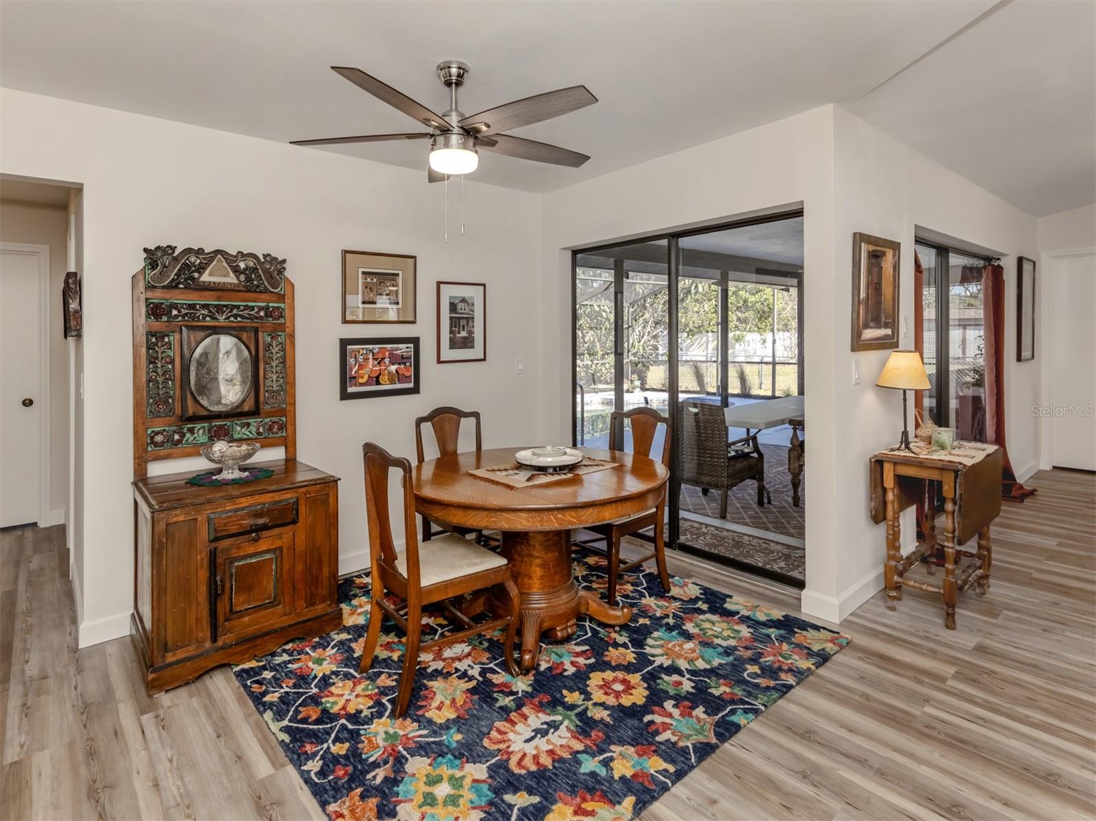 Image 21 of 74 For 4060 Barbary Lane