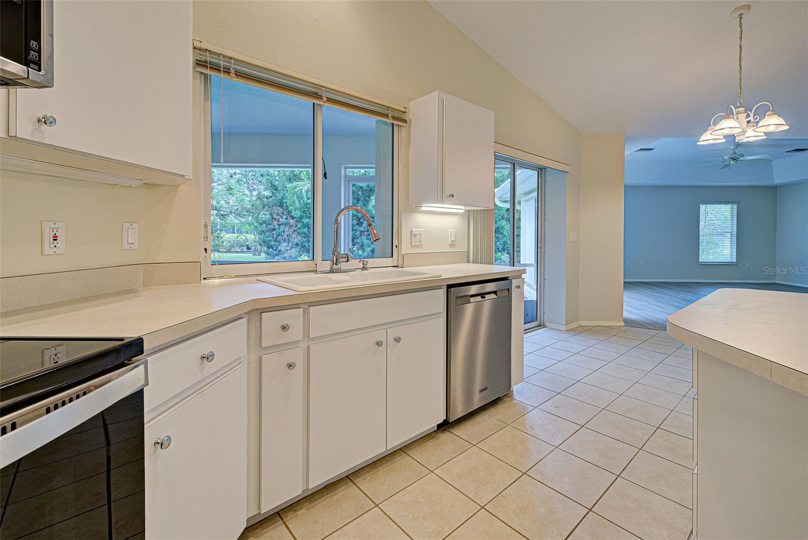 Image 23 of 64 For 339 Meadow Beauty Court