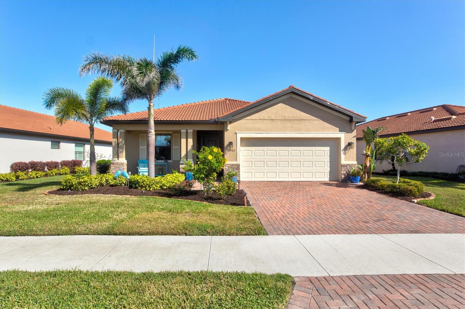 Image 4 of 88 For 10466 Medjool Drive