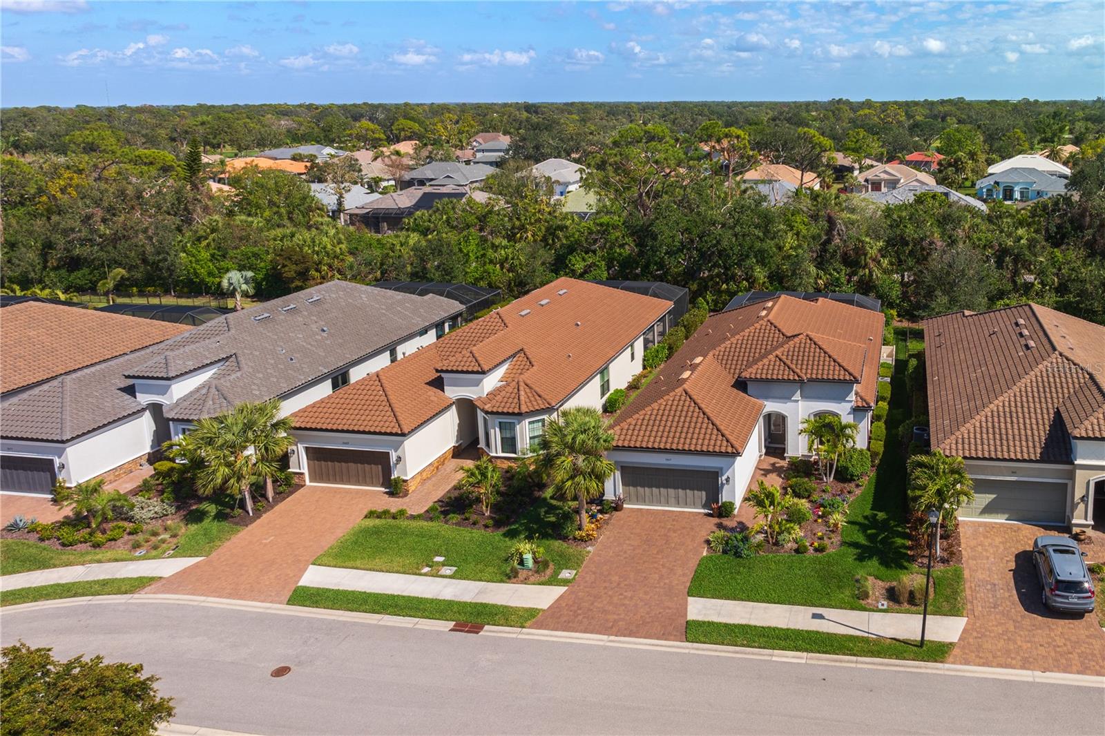 Image 4 of 66 For 5665 Piccolo Street
