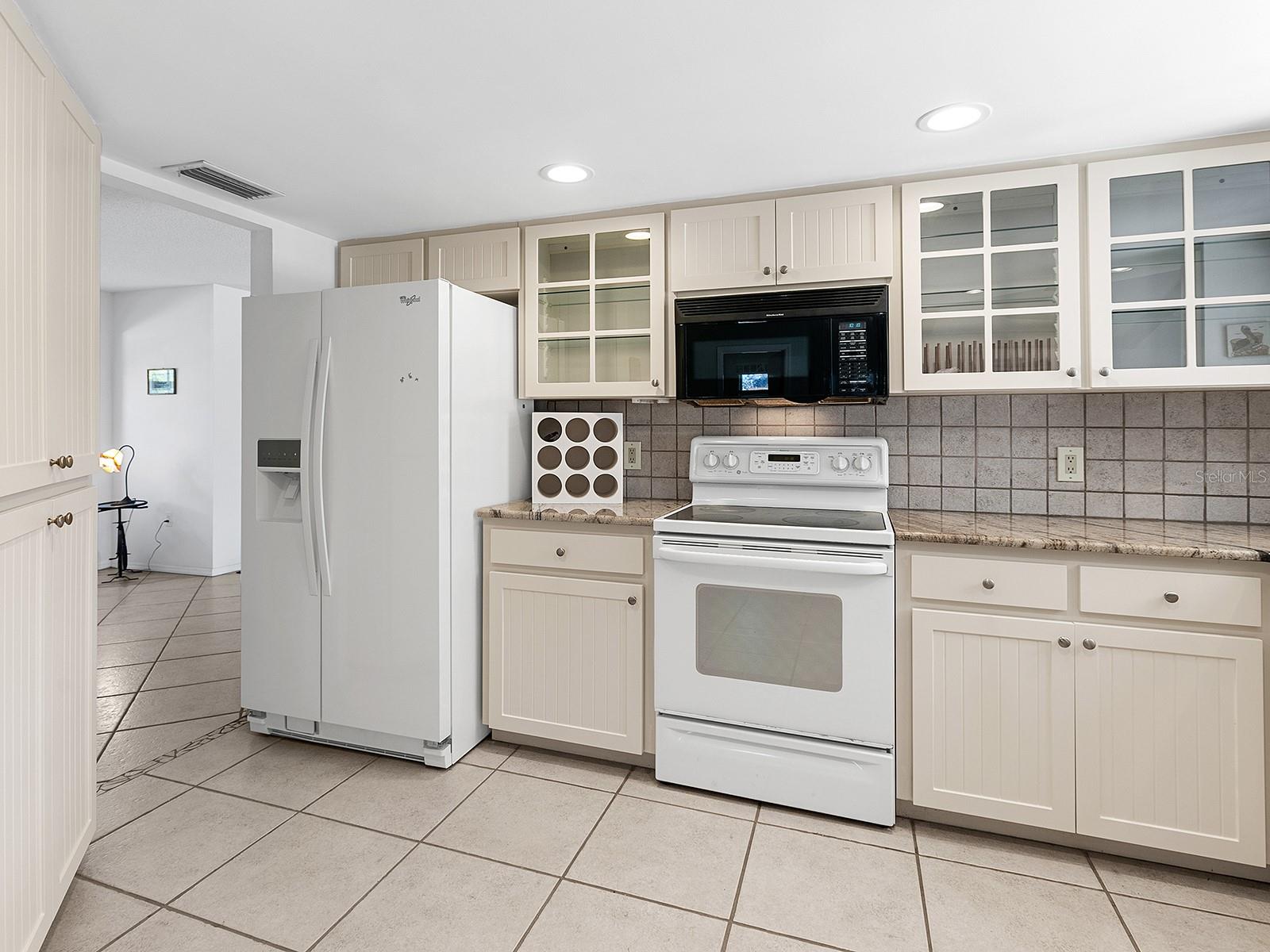 Image 17 of 41 For 1773 Hudson Street