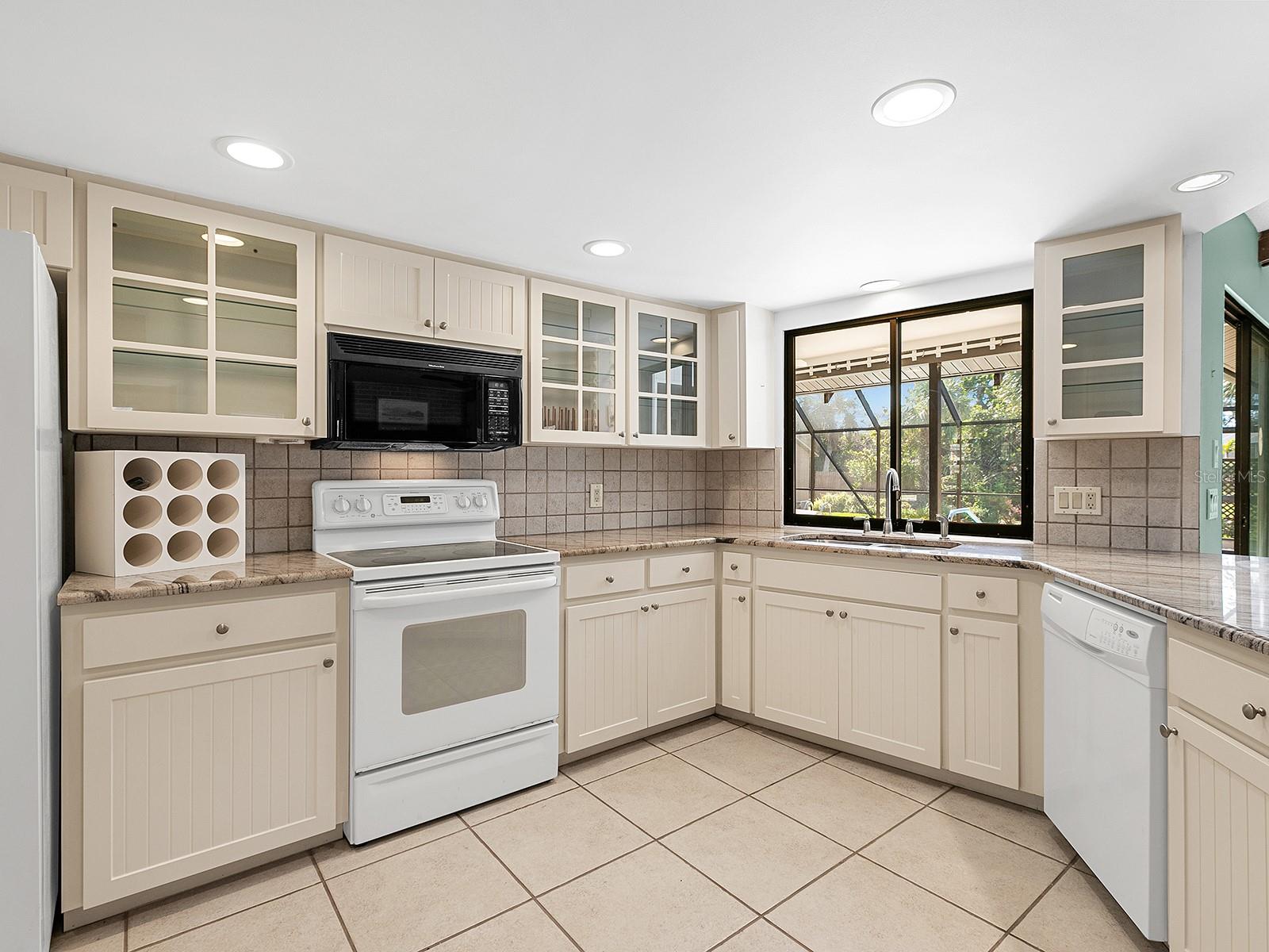 Image 18 of 41 For 1773 Hudson Street