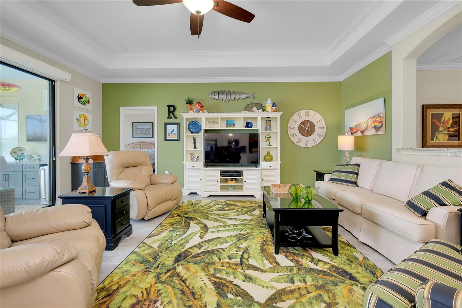 Listing photo id 15 for 13730 Vancanza