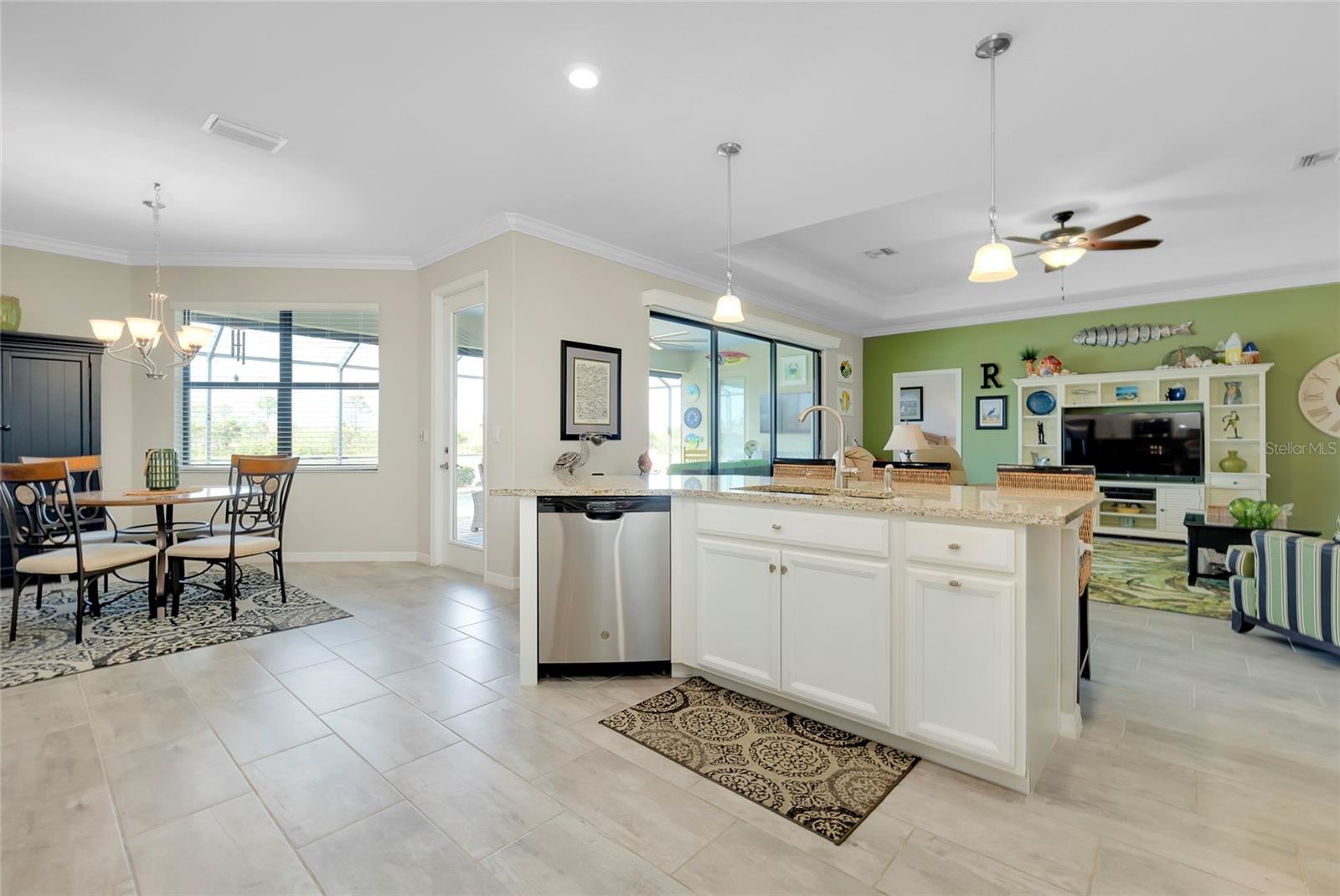 Listing photo id 26 for 13730 Vancanza