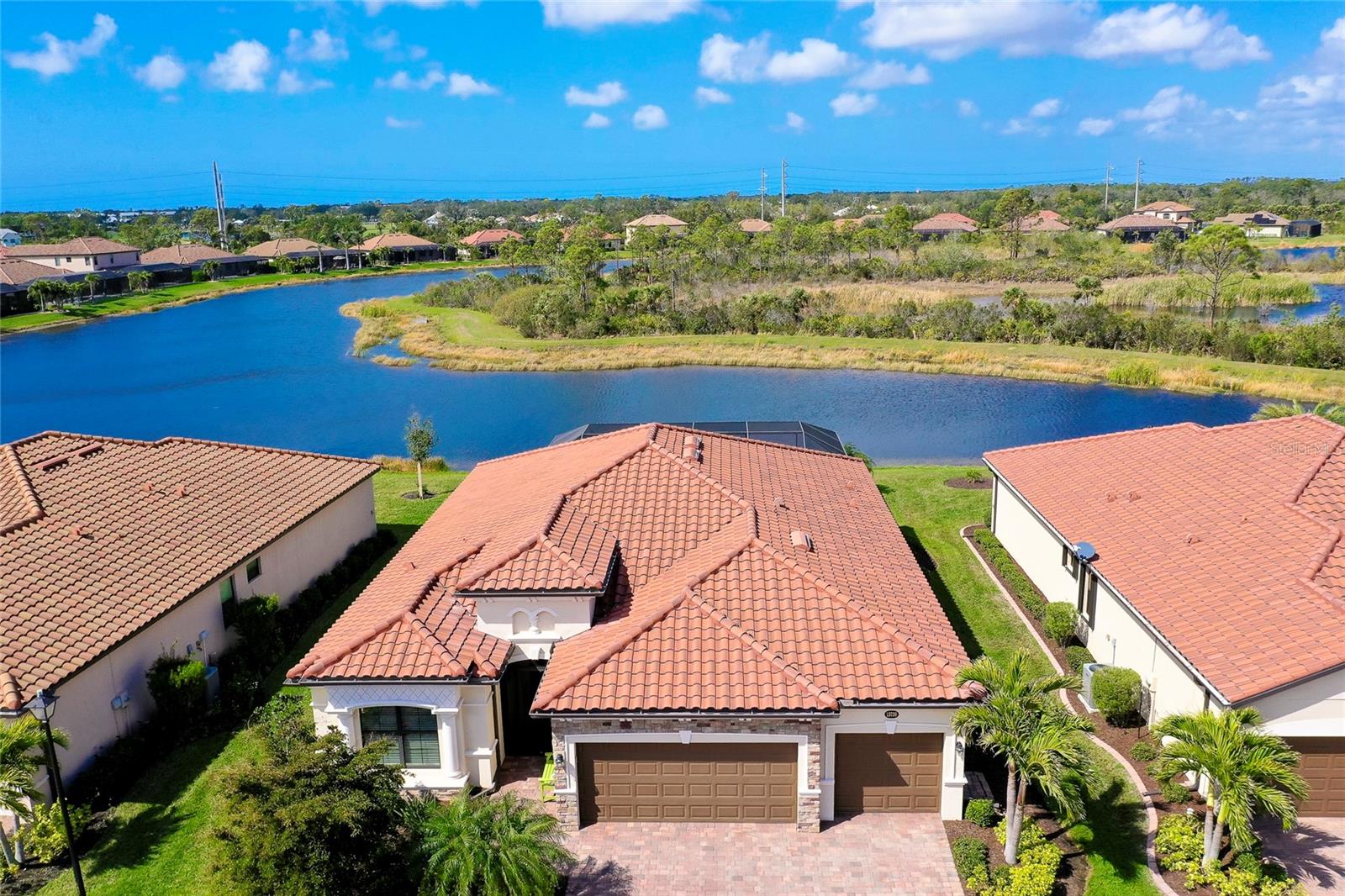 Listing photo id 2 for 13730 Vancanza