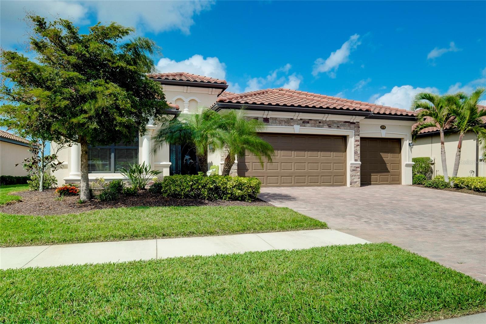 Listing photo id 3 for 13730 Vancanza
