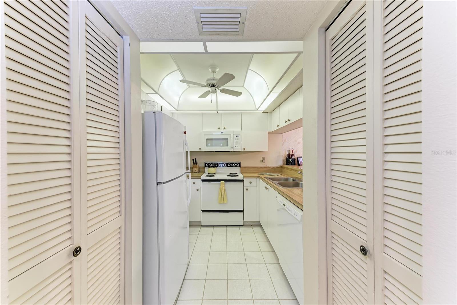 Image 16 of 53 For 630 Bird Bay Drive E 208