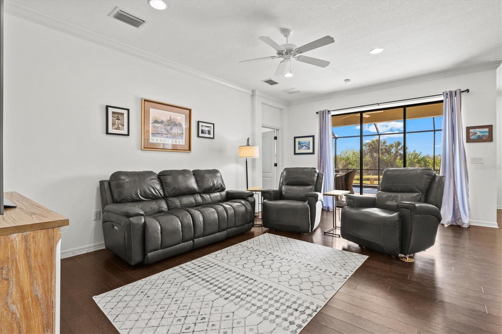 Image 8 of 83 For 351 Carlino Drive