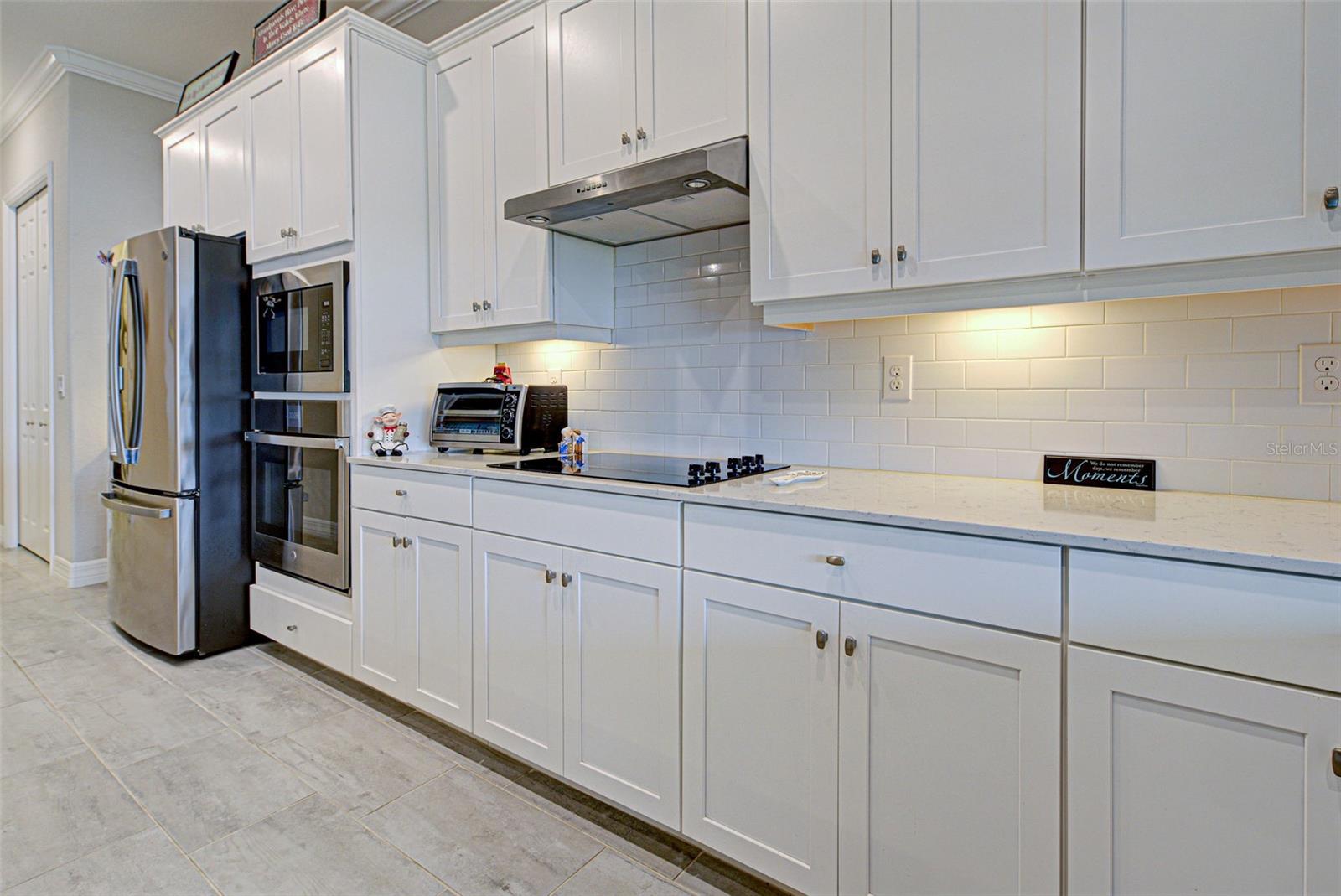 Image 14 of 93 For 23415 Waverly Circle