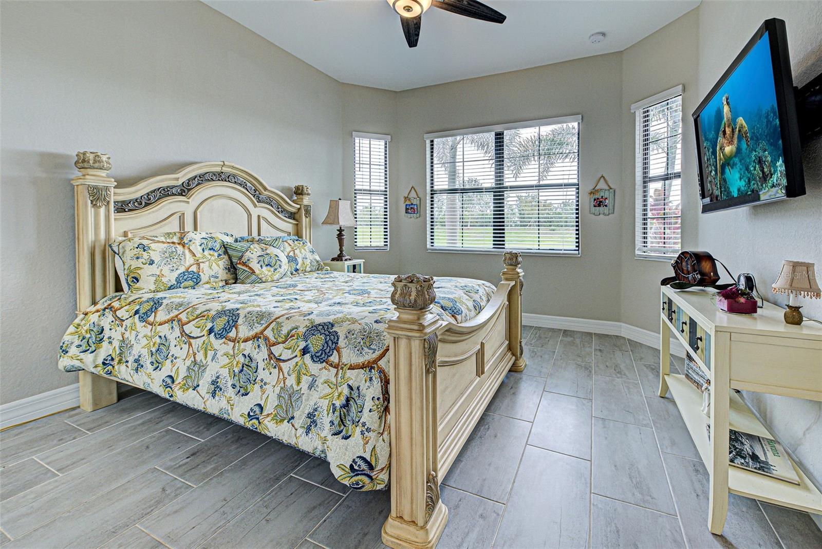 Image 29 of 93 For 23415 Waverly Circle