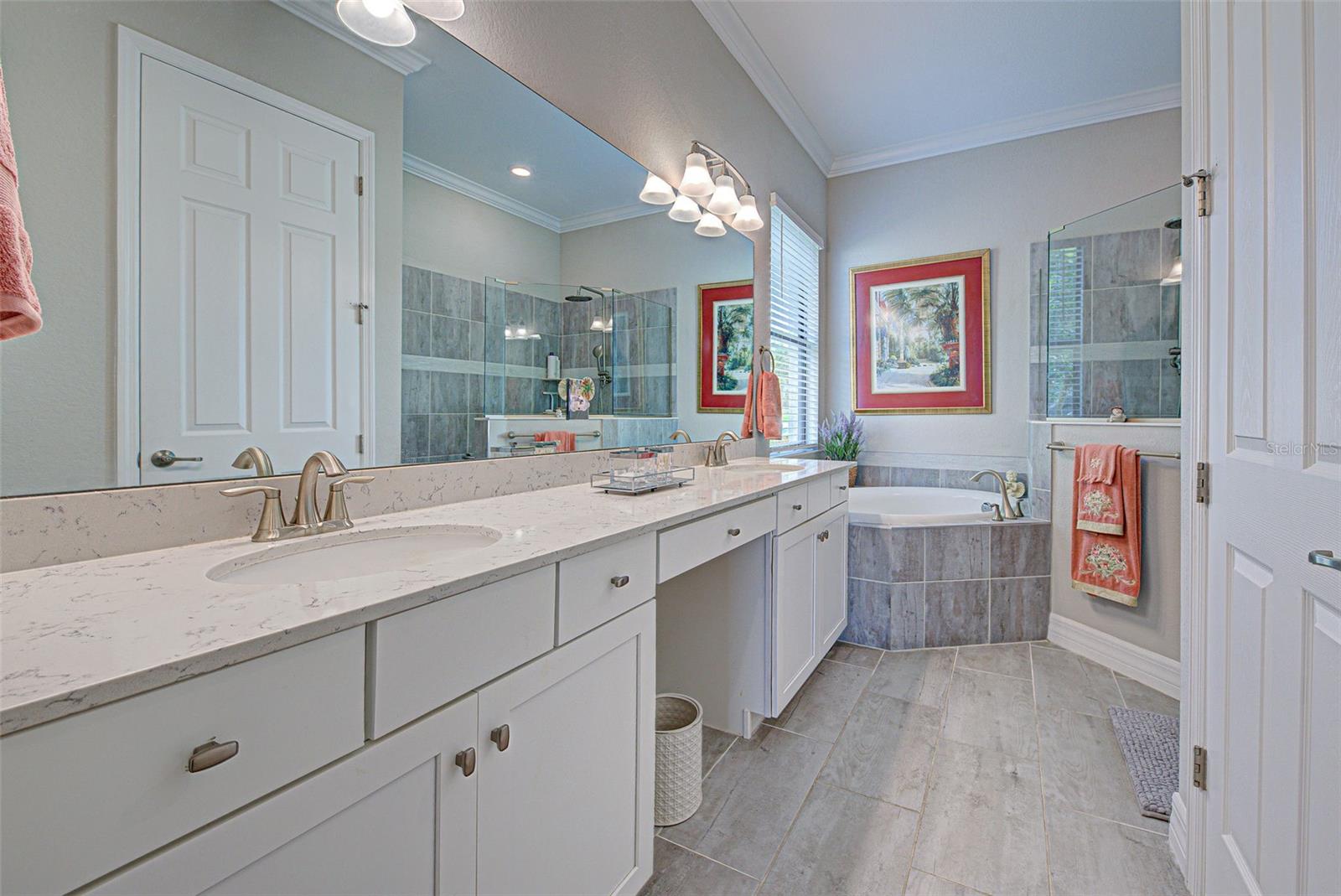 Image 33 of 93 For 23415 Waverly Circle