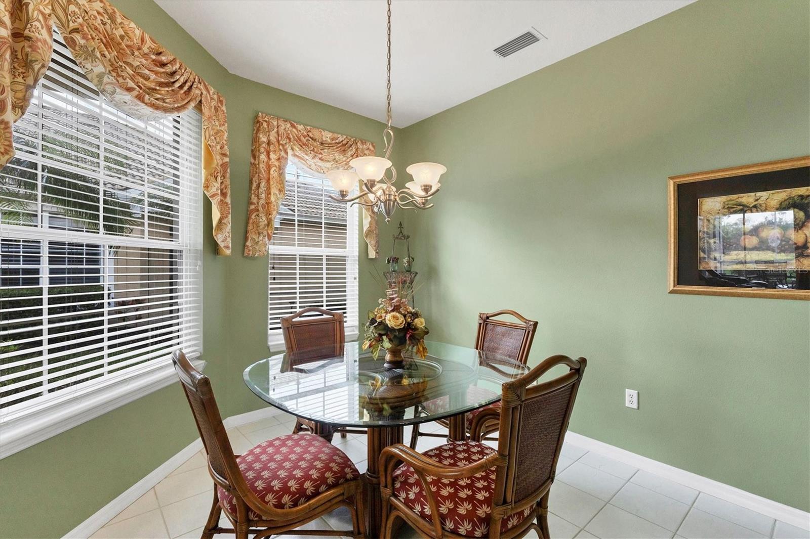 Image 20 of 62 For 4301 Whispering Oaks Drive