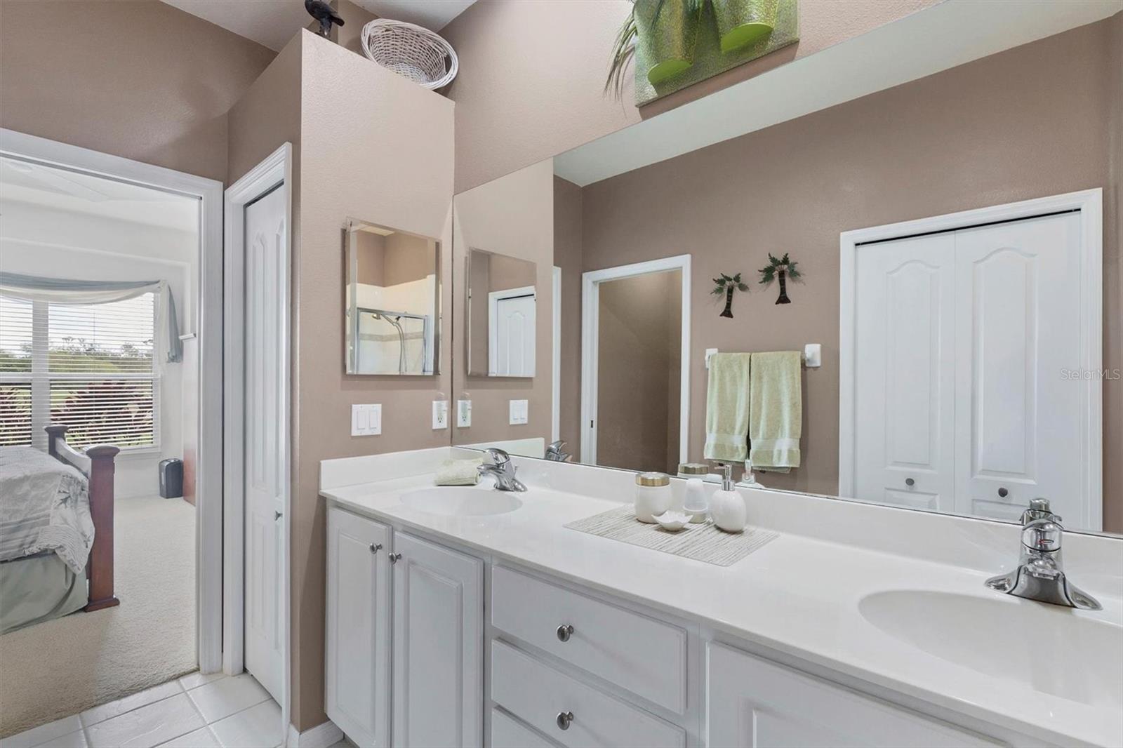 Image 25 of 62 For 4301 Whispering Oaks Drive
