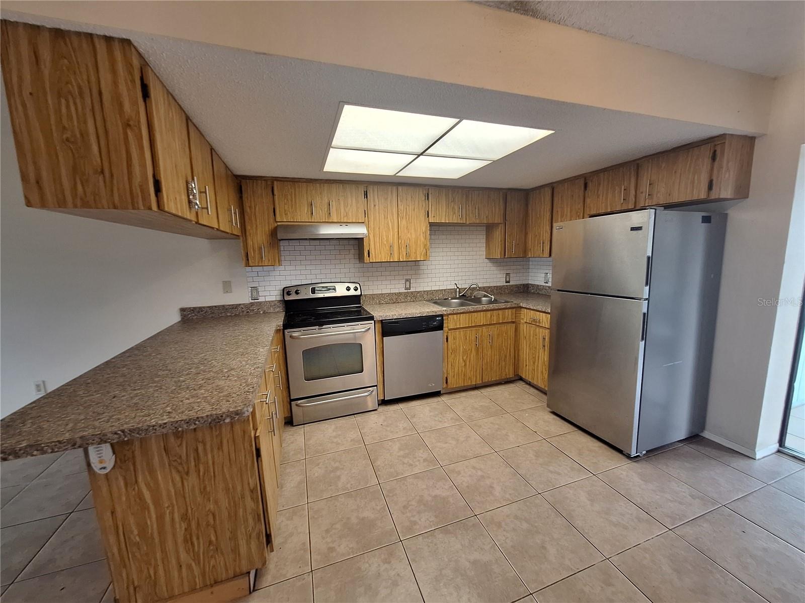 Image 5 of 20 For 9439 Acco Avenue B