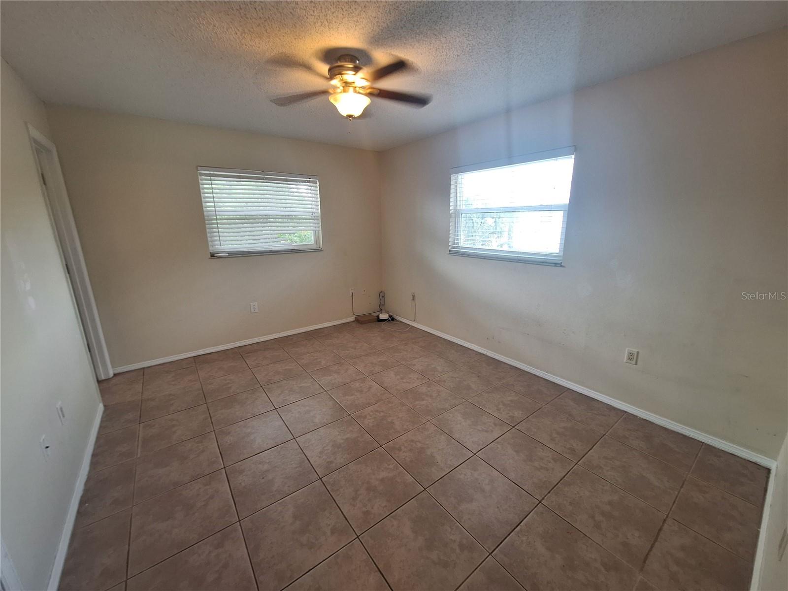 Image 6 of 20 For 9439 Acco Avenue B