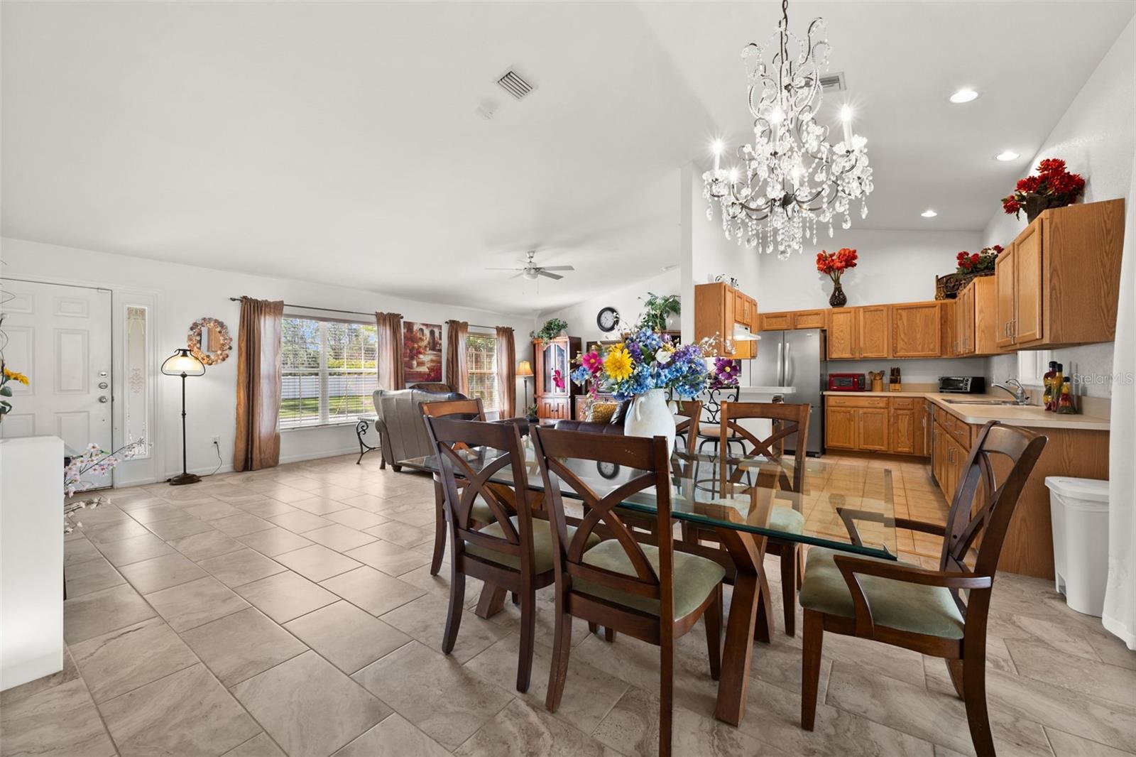Listing photo id 10 for 5458 Jessamine Avenue