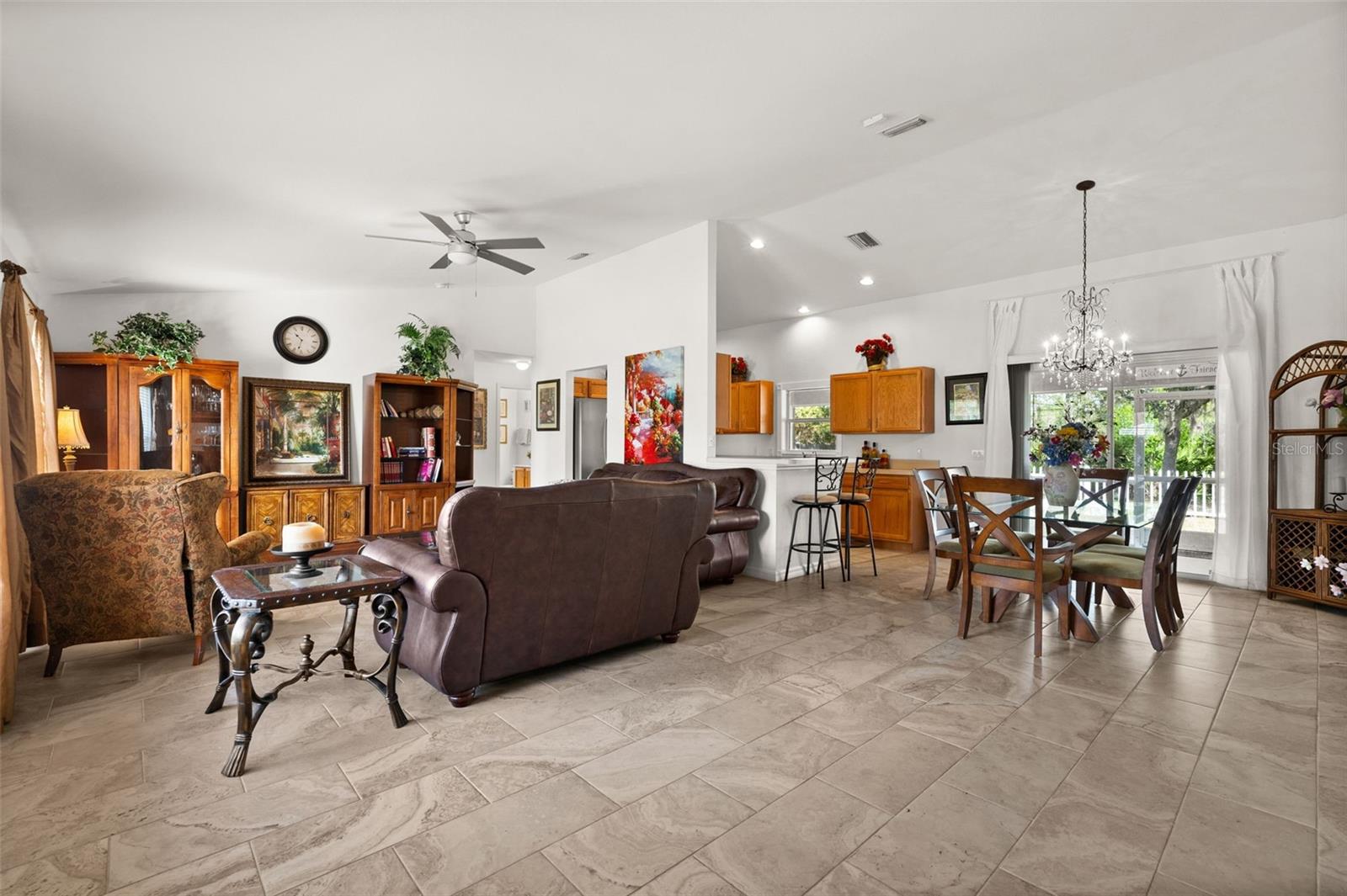 Listing photo id 1 for 5458 Jessamine Avenue