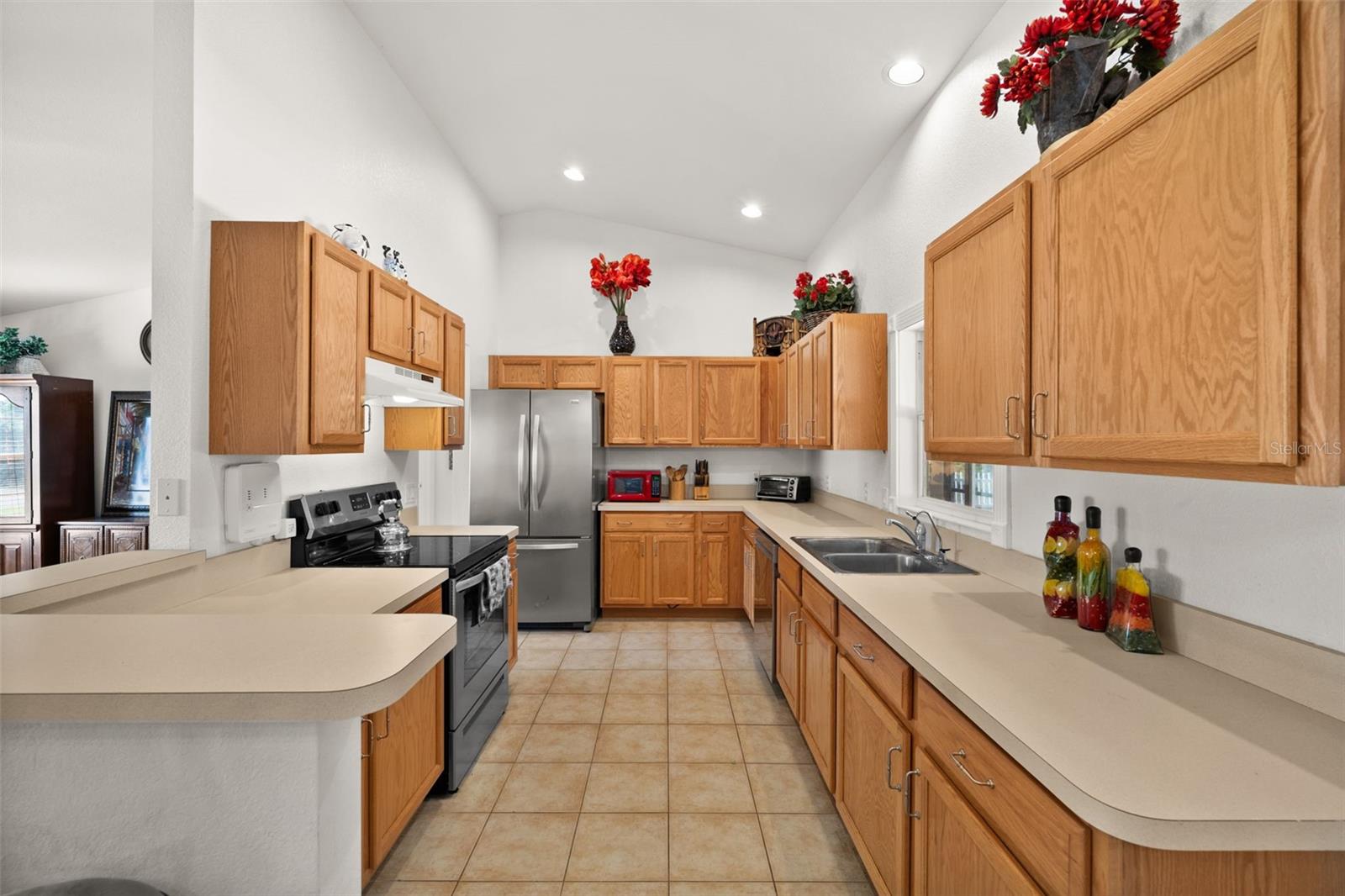 Listing photo id 7 for 5458 Jessamine Avenue