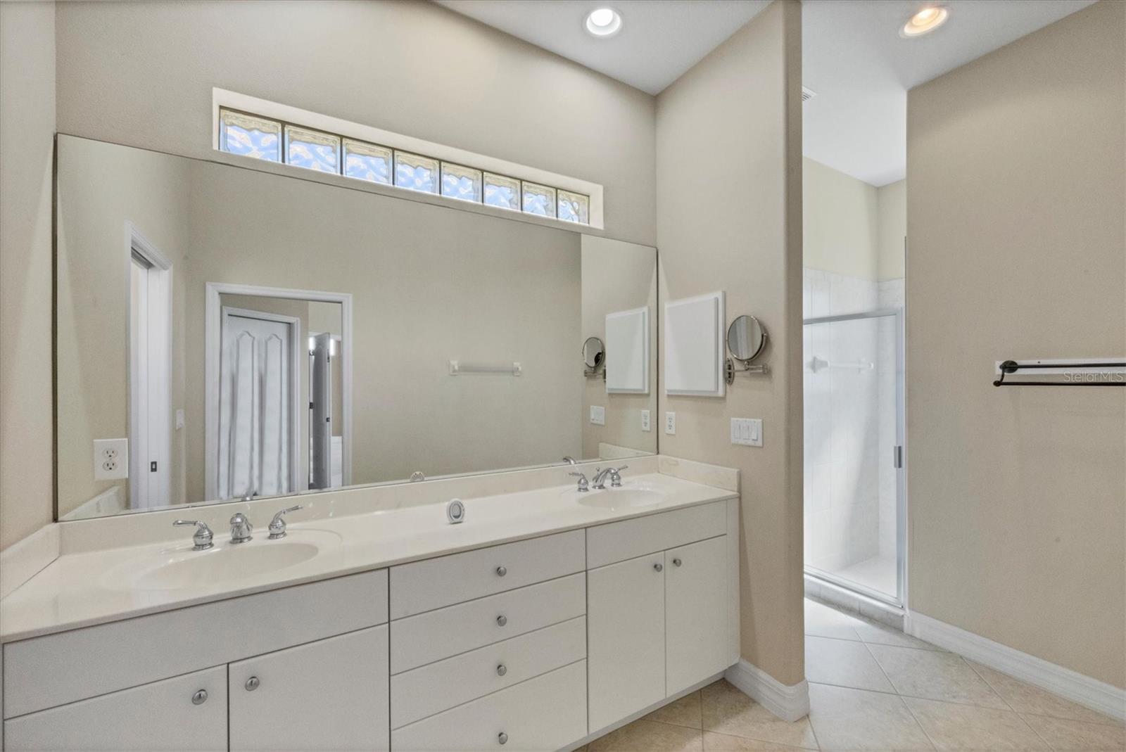 Image 18 of 41 For 9019 Eagle Bay Court