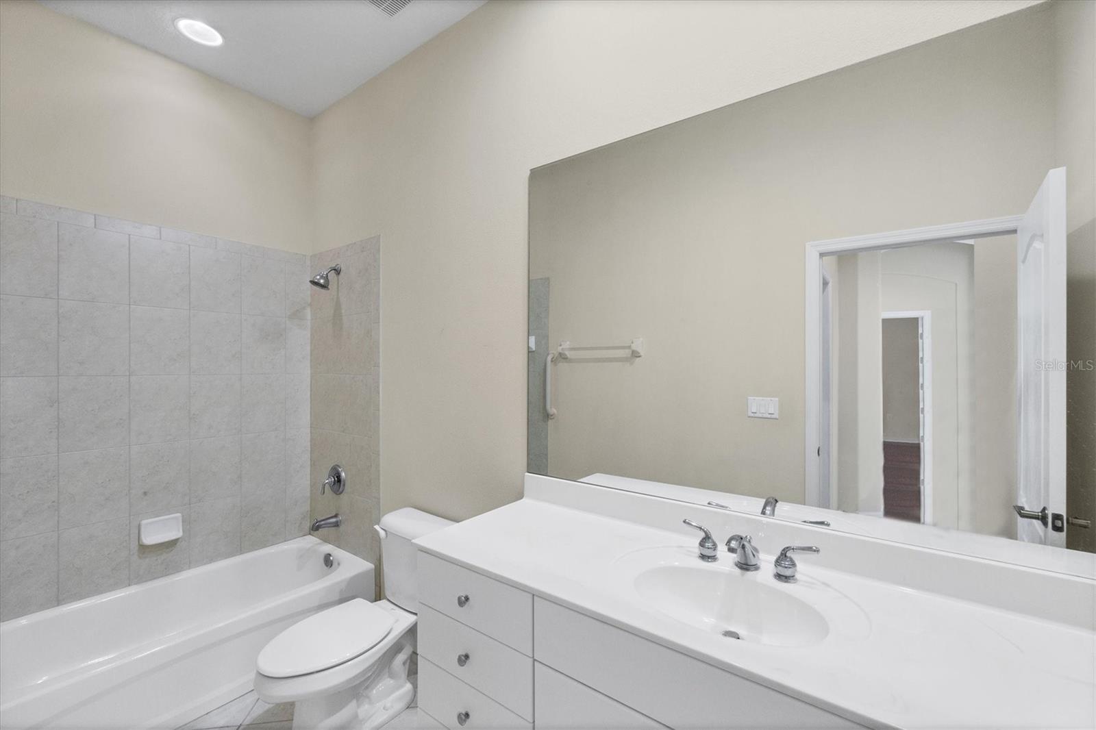 Image 22 of 41 For 9019 Eagle Bay Court