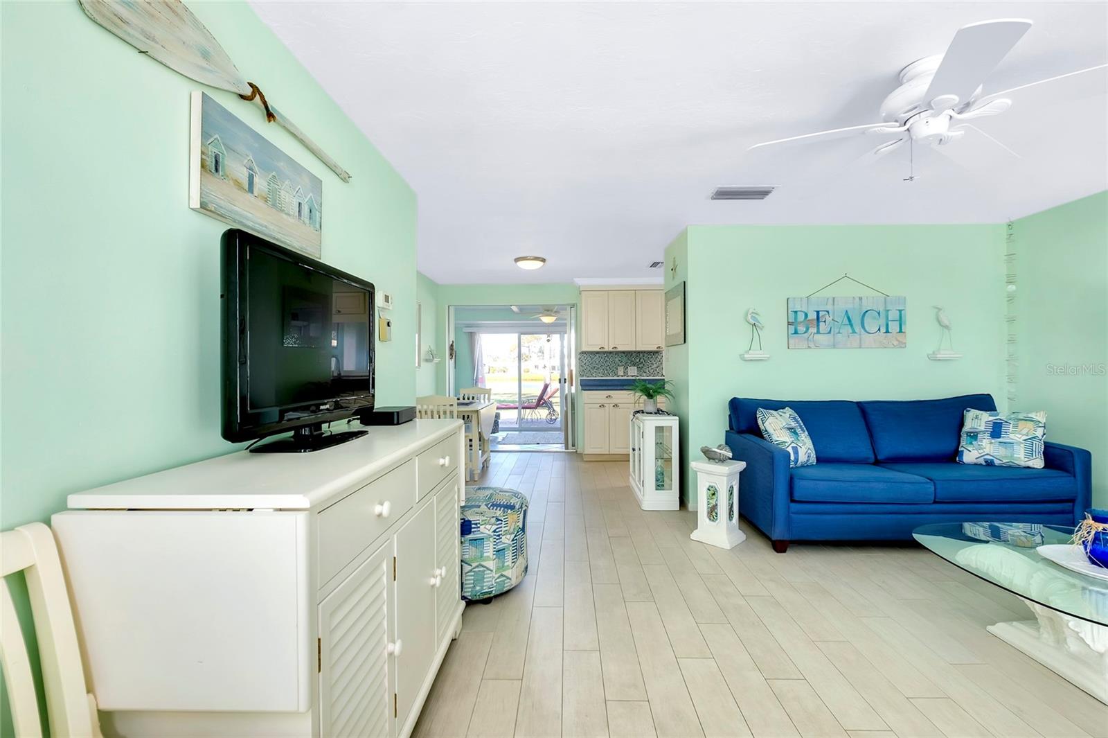 Image 20 of 67 For 483 Circlewood Drive O14