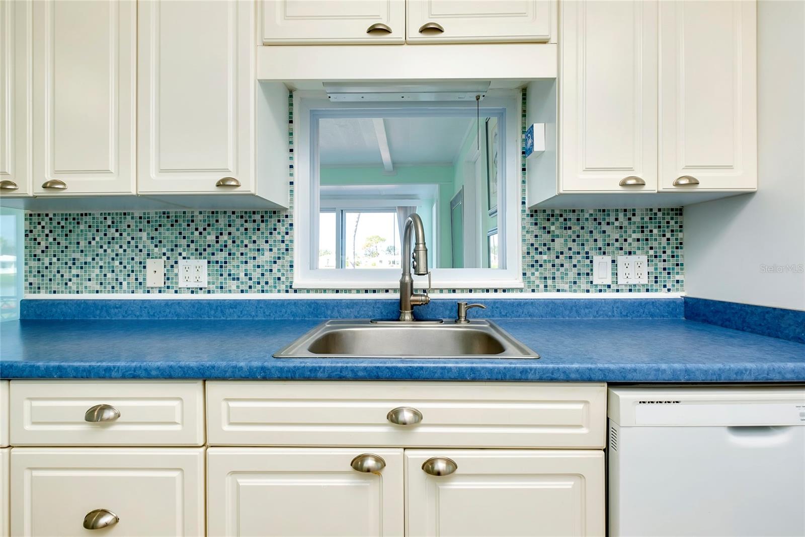 Image 37 of 67 For 483 Circlewood Drive O14