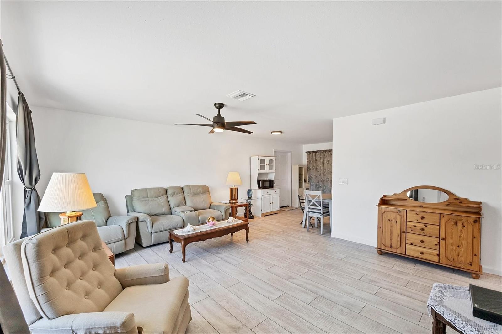 Image 4 of 37 For 6392 Coliseum Boulevard