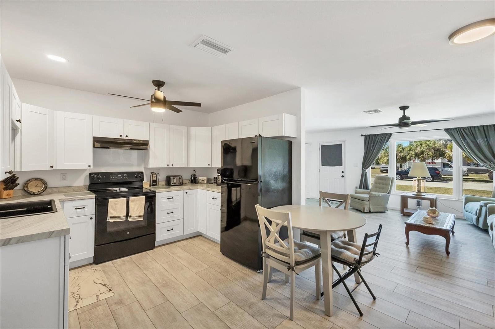 Image 6 of 37 For 6392 Coliseum Boulevard