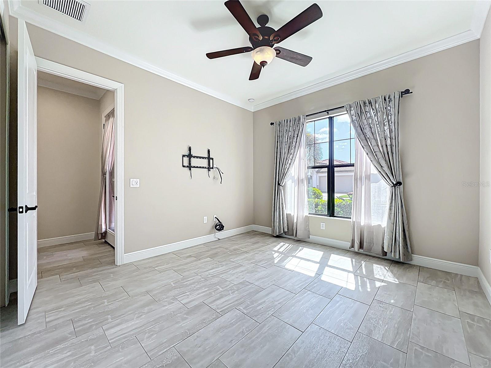Image 10 of 80 For 23823 Waverly Circle