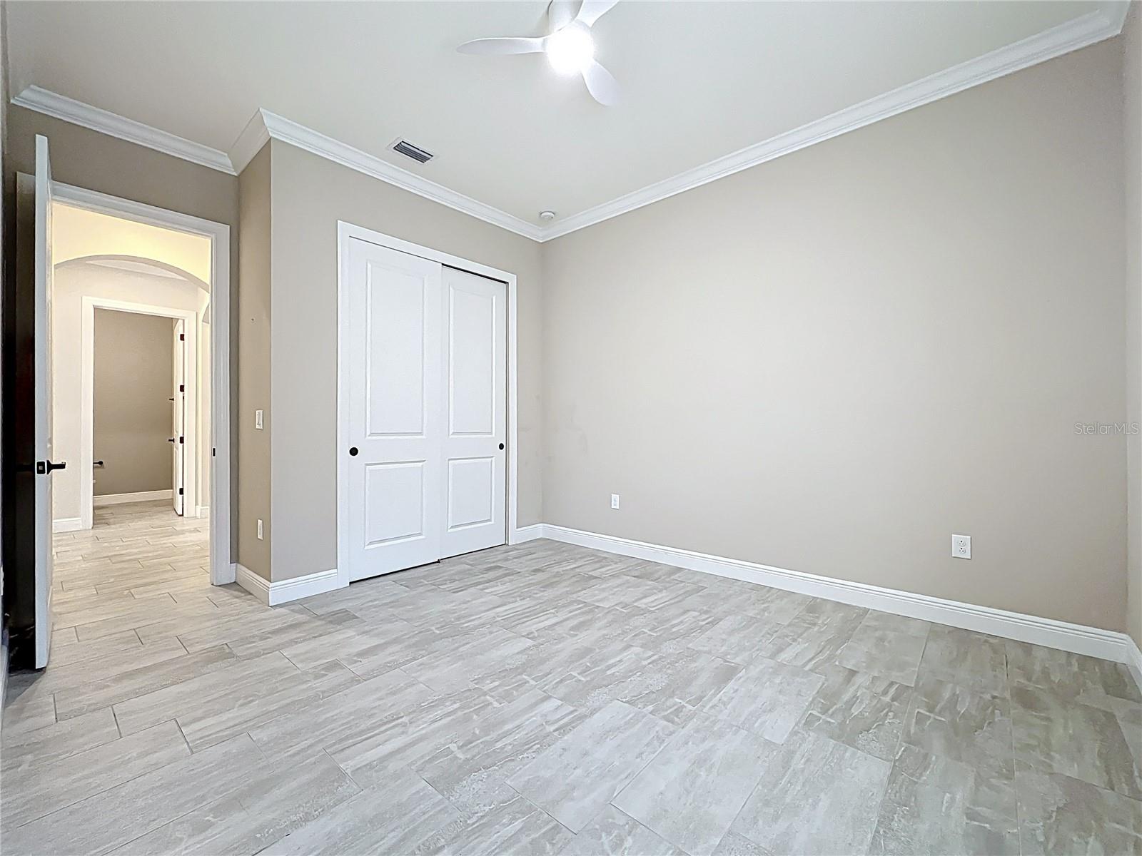 Image 17 of 80 For 23823 Waverly Circle