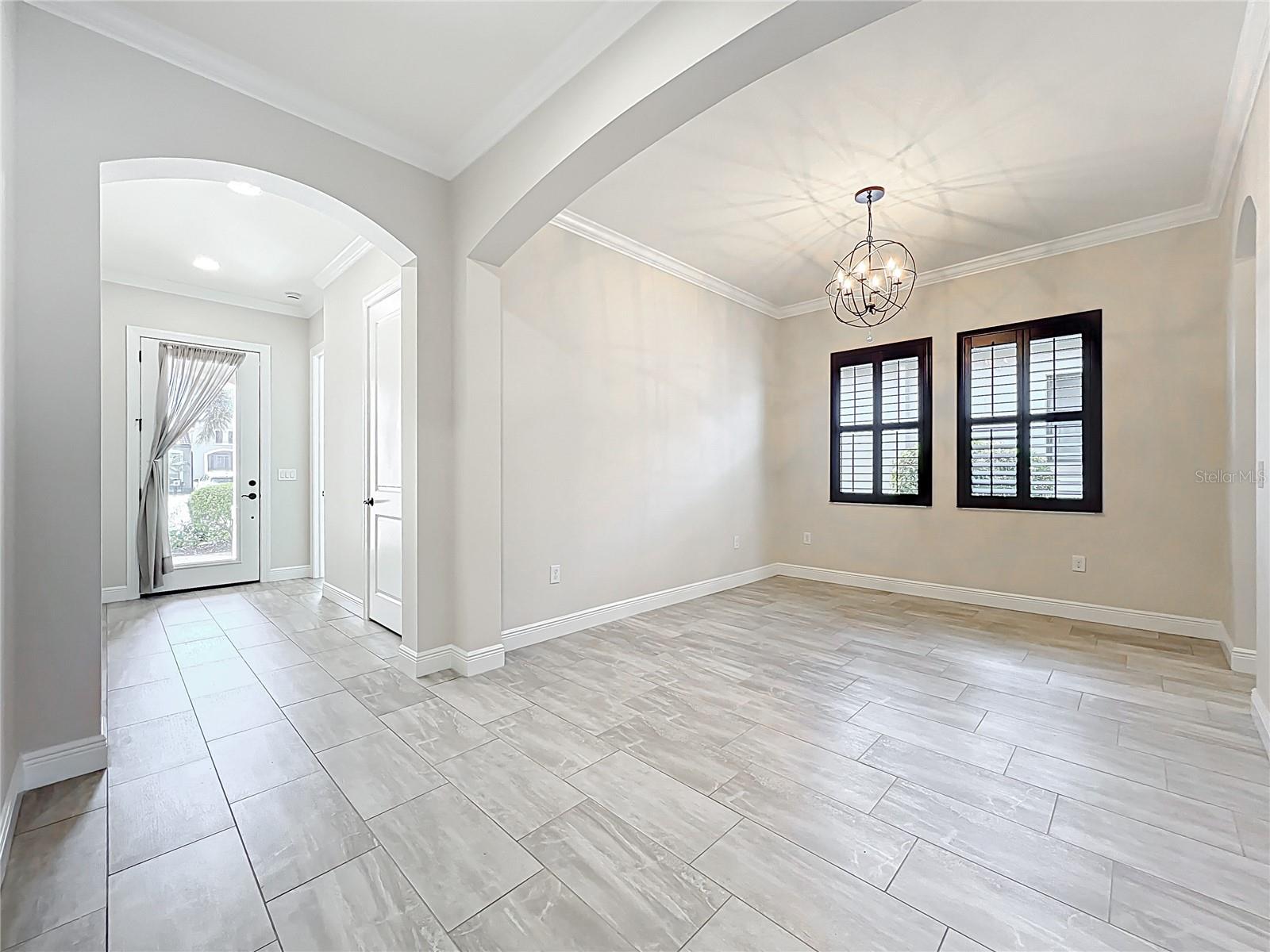Image 20 of 80 For 23823 Waverly Circle
