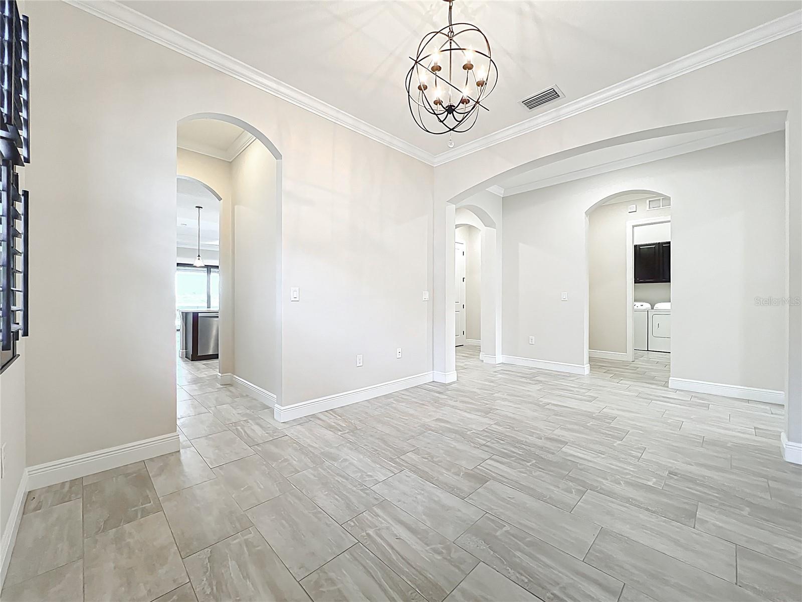Image 22 of 80 For 23823 Waverly Circle