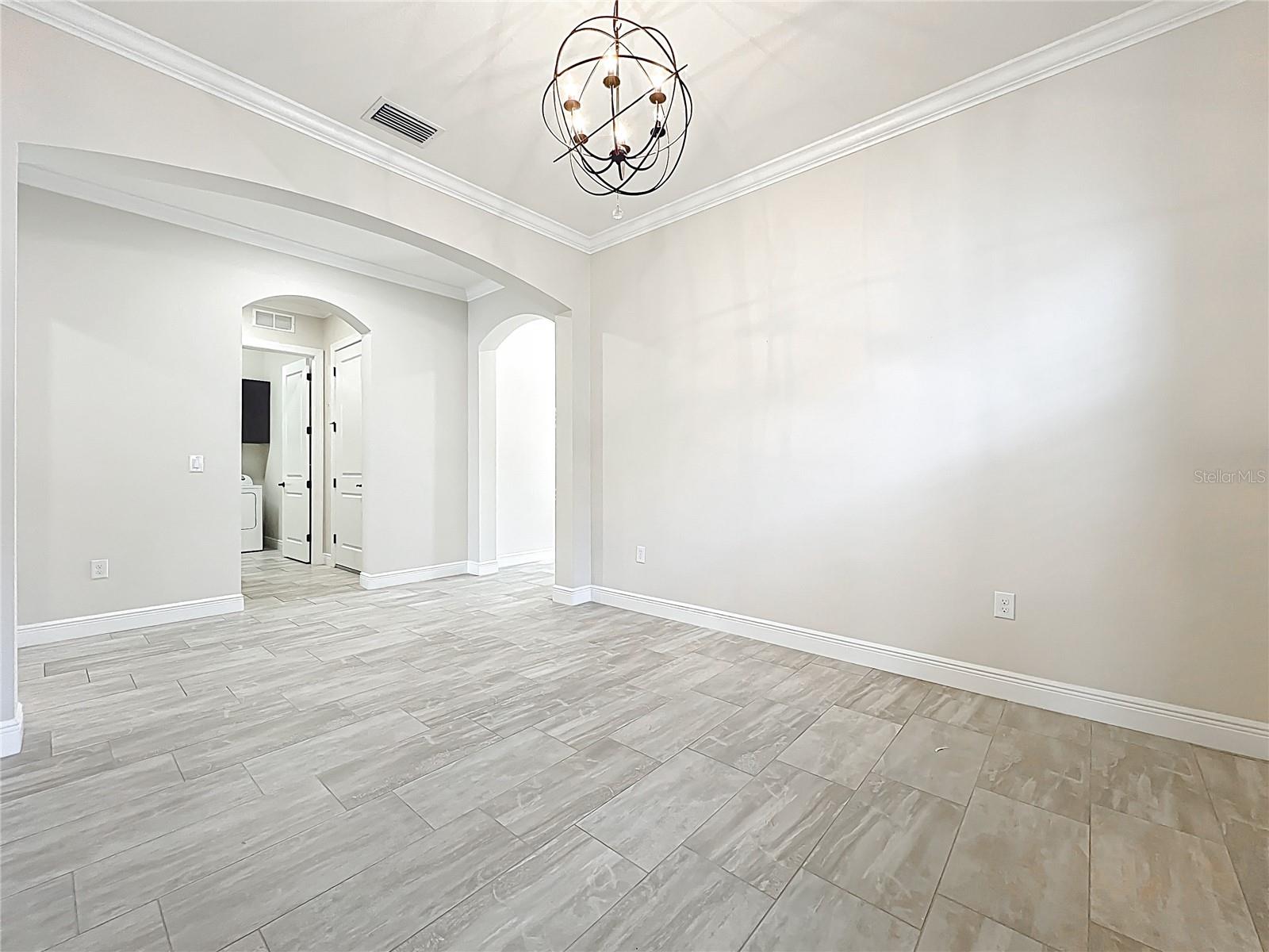 Image 26 of 80 For 23823 Waverly Circle