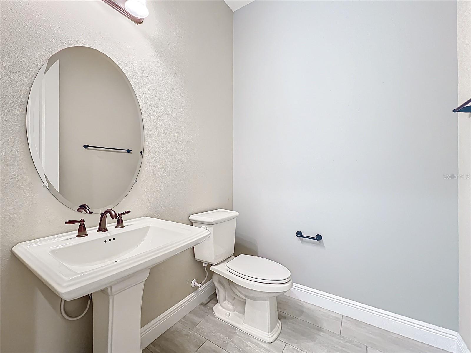 Image 27 of 80 For 23823 Waverly Circle