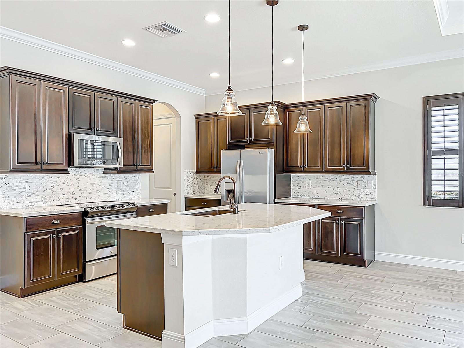 Image 29 of 80 For 23823 Waverly Circle