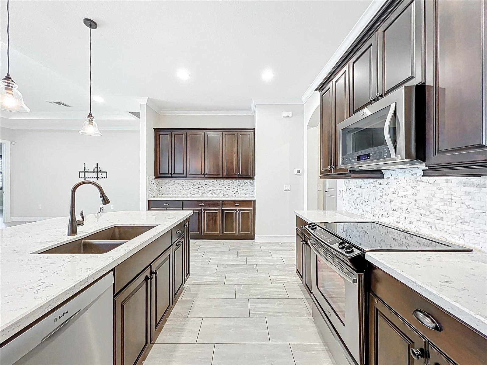 Image 30 of 80 For 23823 Waverly Circle