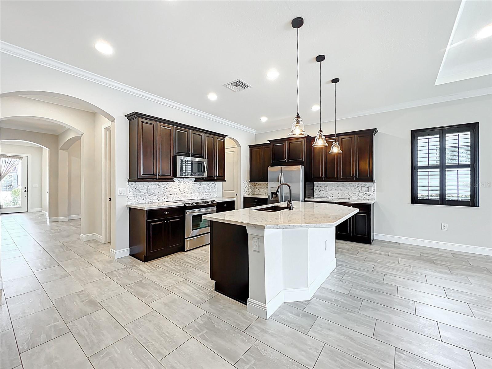Image 31 of 80 For 23823 Waverly Circle