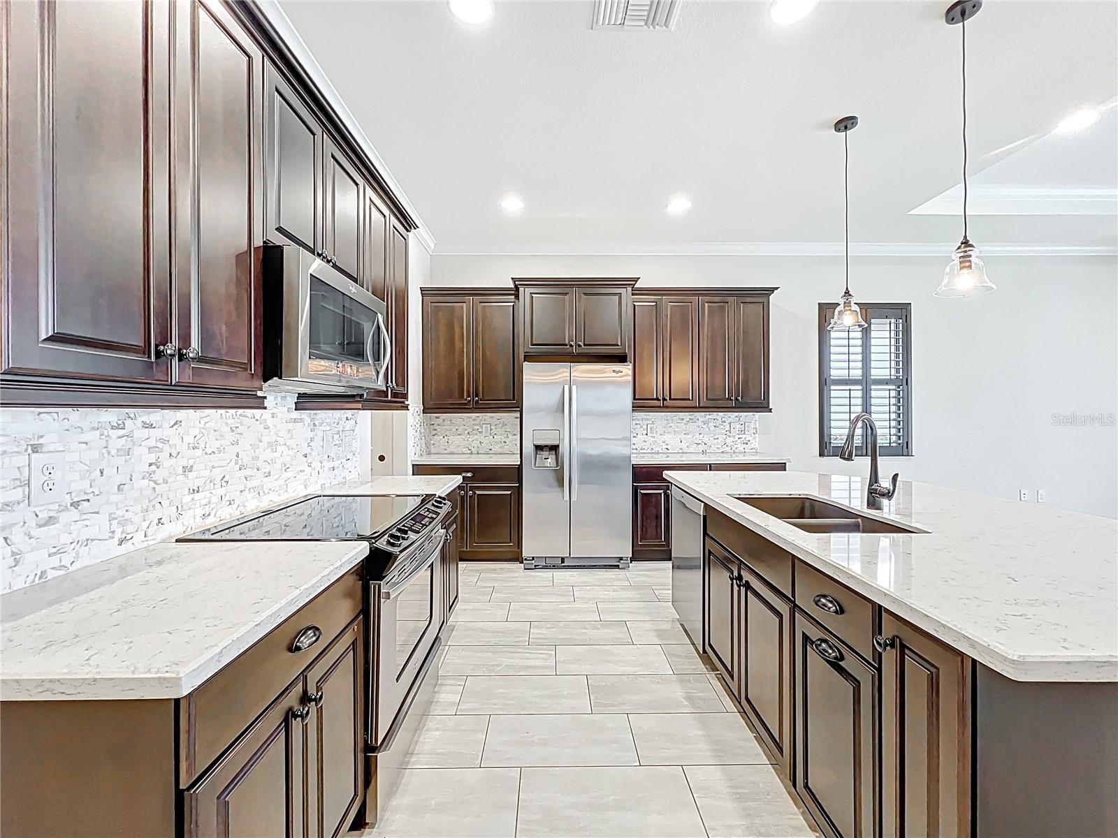 Image 34 of 80 For 23823 Waverly Circle