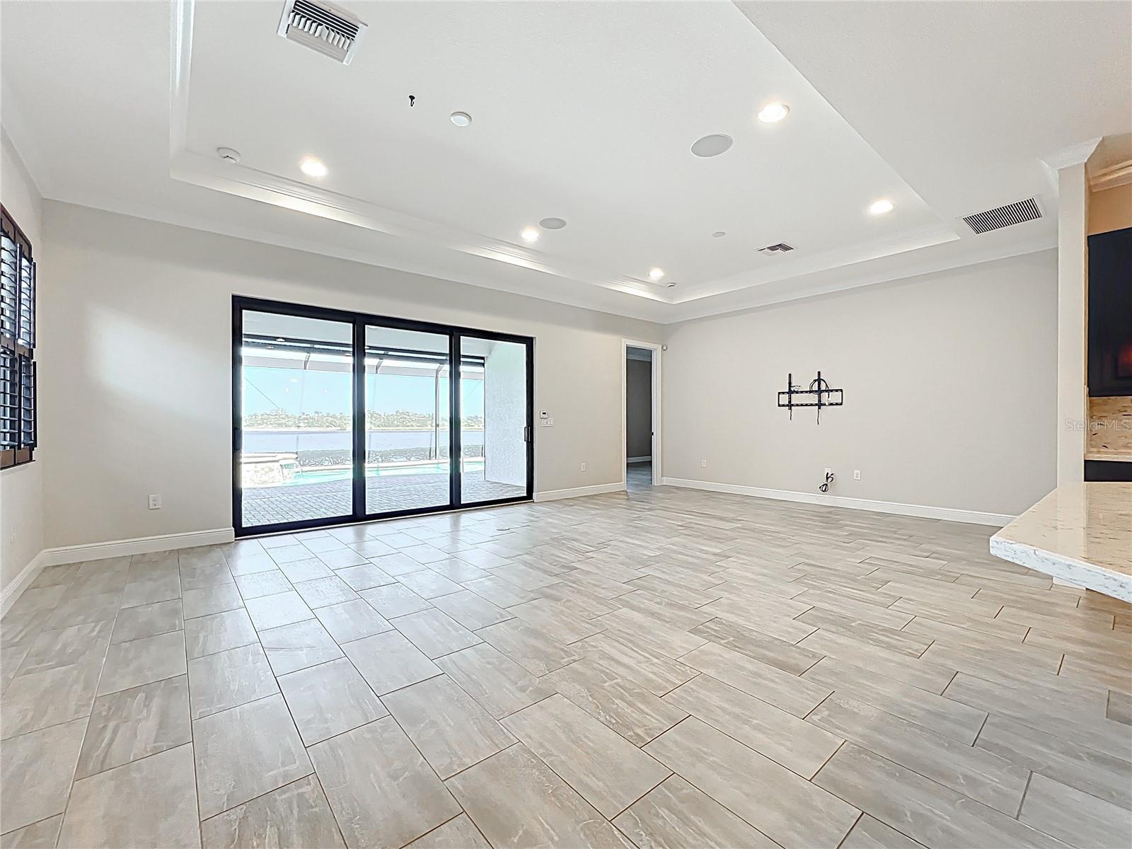 Image 39 of 80 For 23823 Waverly Circle