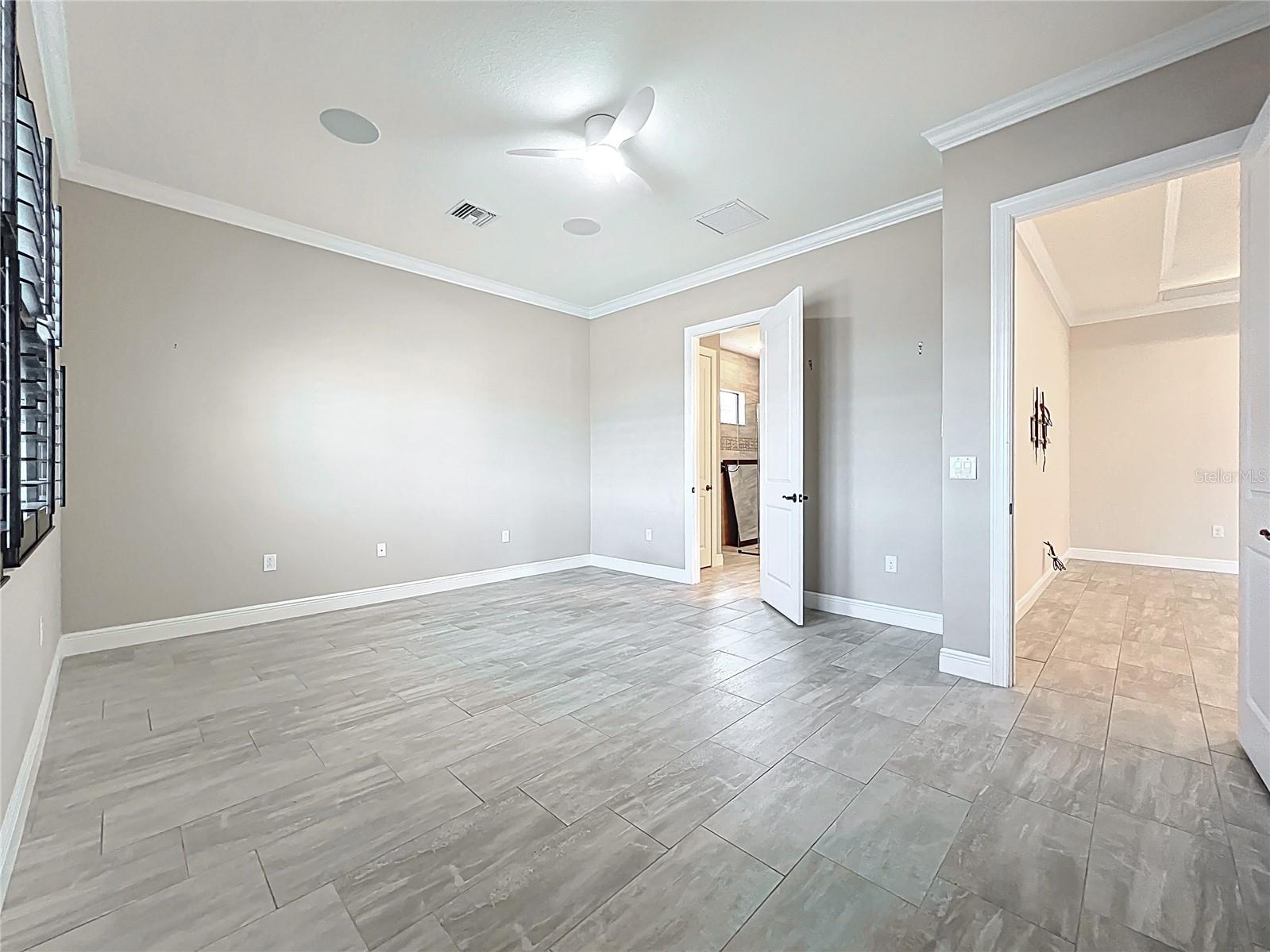 Image 43 of 80 For 23823 Waverly Circle